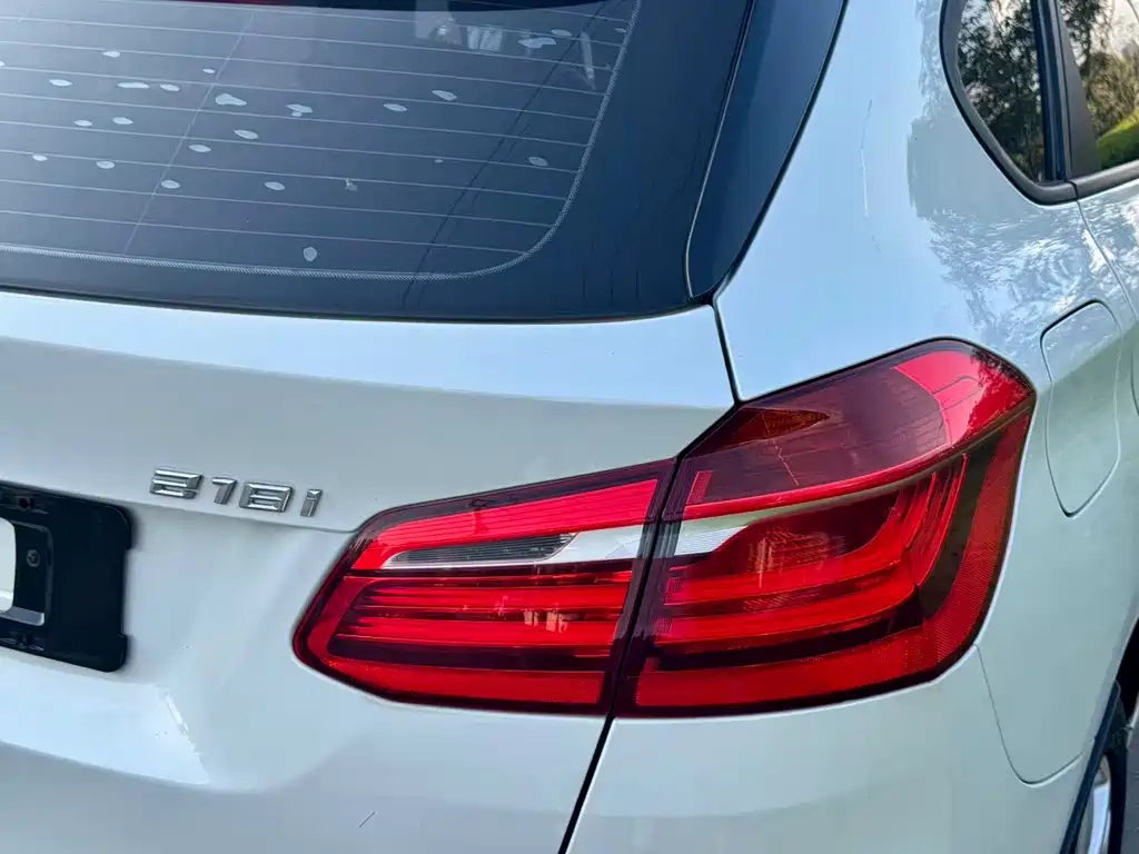 BMW 2 Series Station Wagon 2017 — фото 10