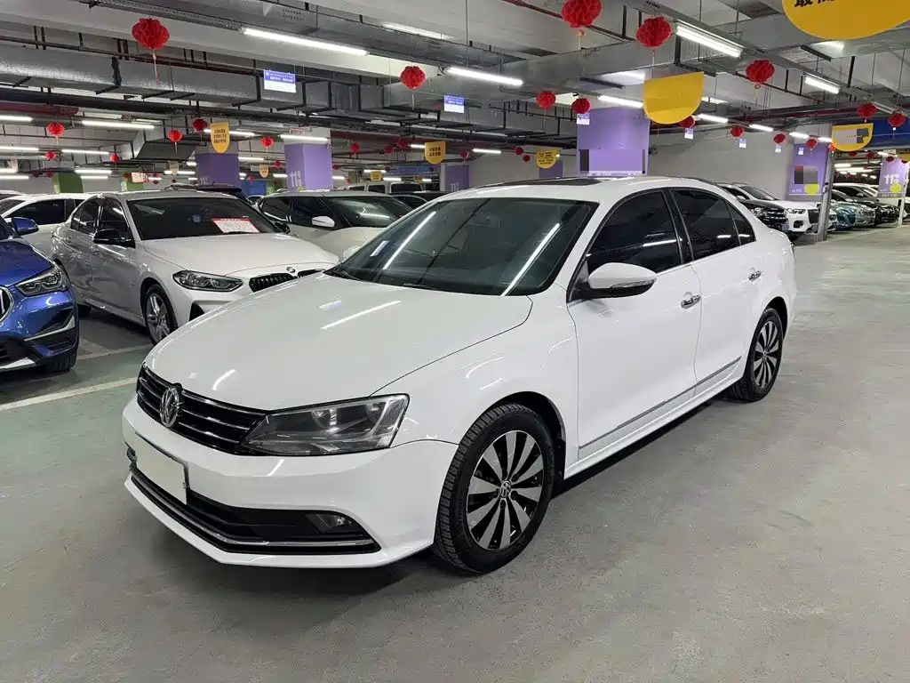 Volkswagen Sagitar 2018