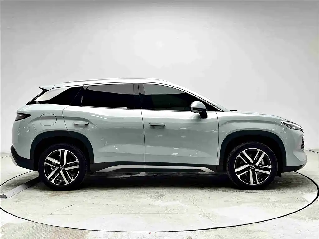 BYD L DM-i 2025 — фото 4