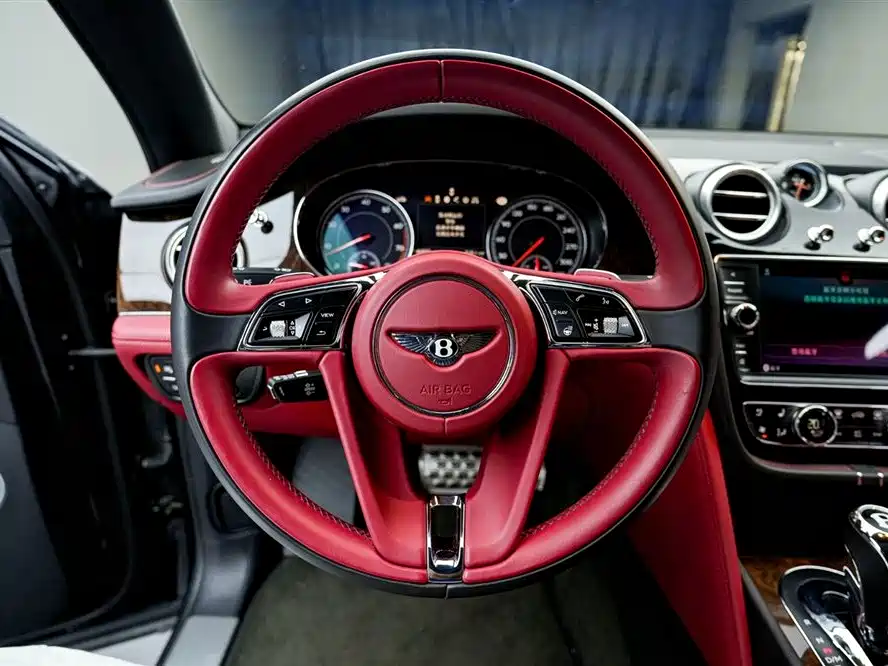 Bentley Bentayga 2016 — фото 9