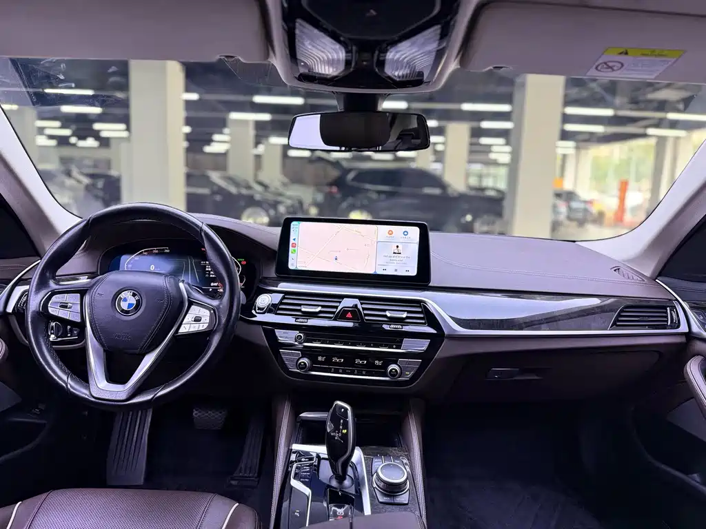 BMW 5 Series 2022 — фото 16