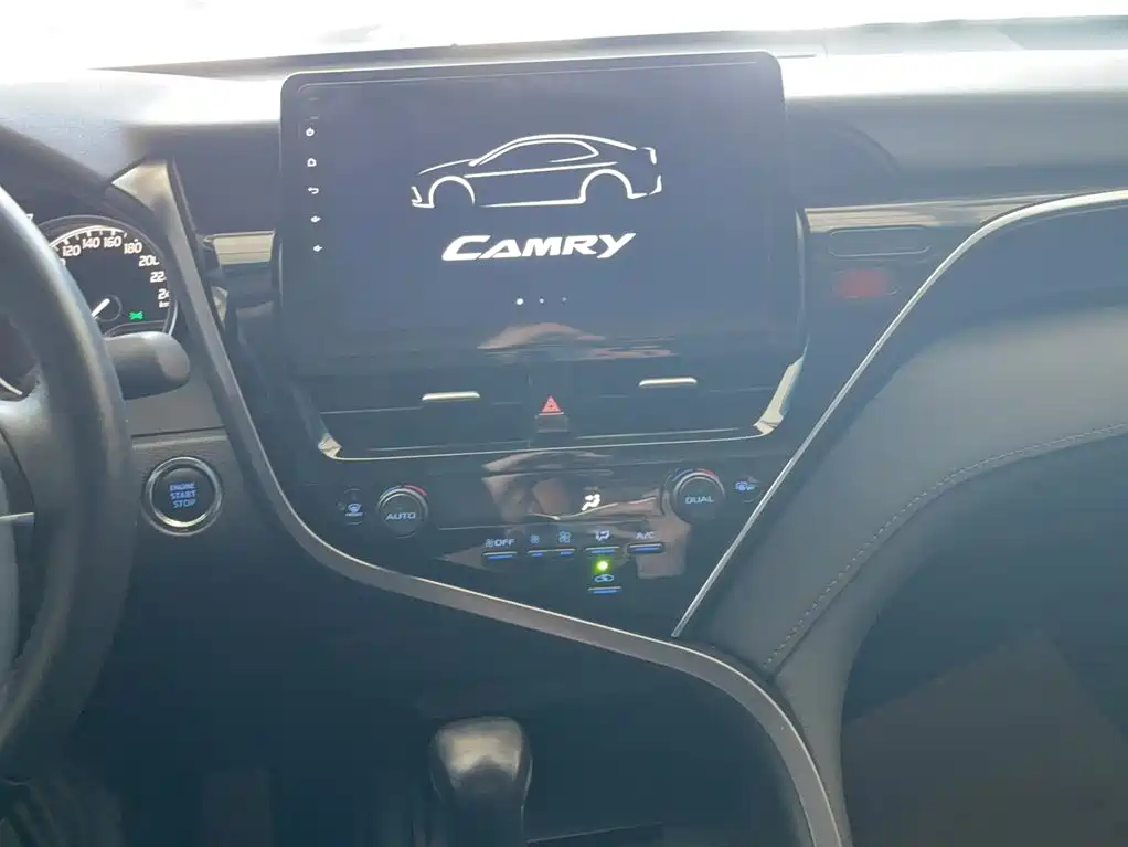 Toyota Camry 2022 — фото 6