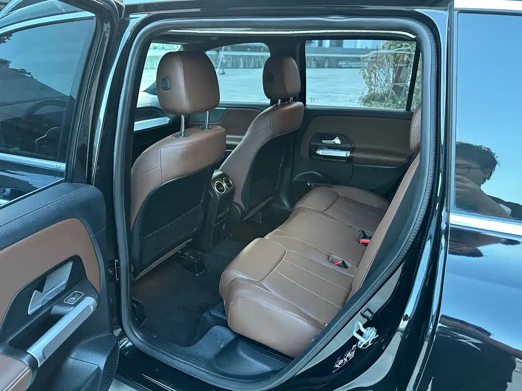 Mercedes-Benz GLB 2023