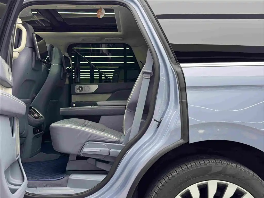 Lincoln Navigator 2020 — фото 9