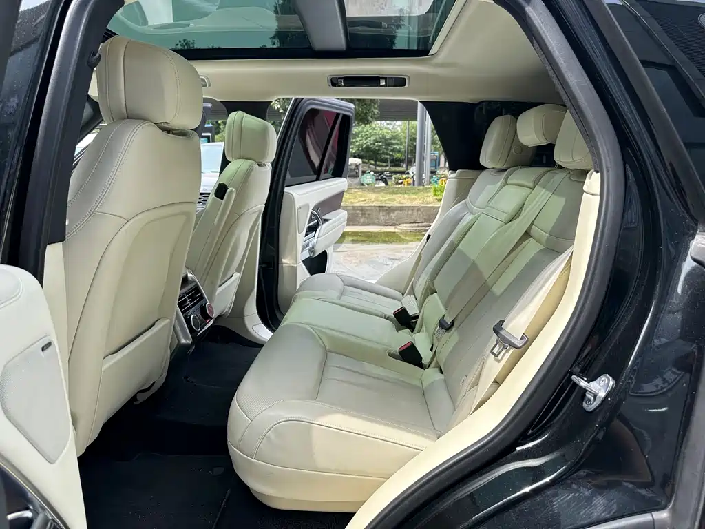 Land Rover Range Rover 2023 — фото 13
