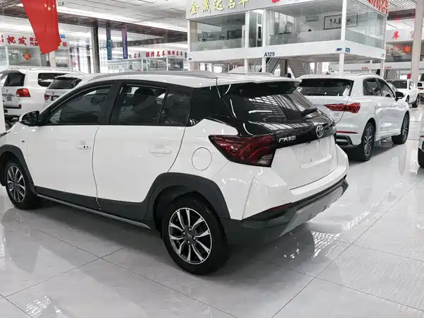 Toyota Yaris L 2022