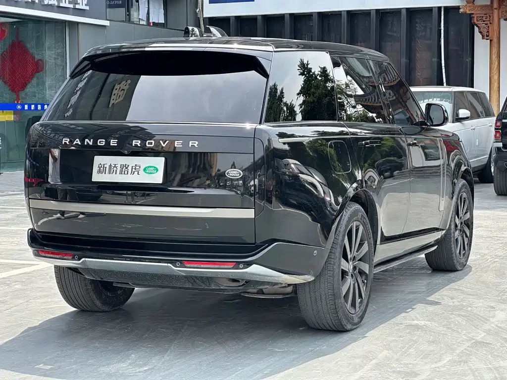 Land Rover Range Rover 2023 — фото 18