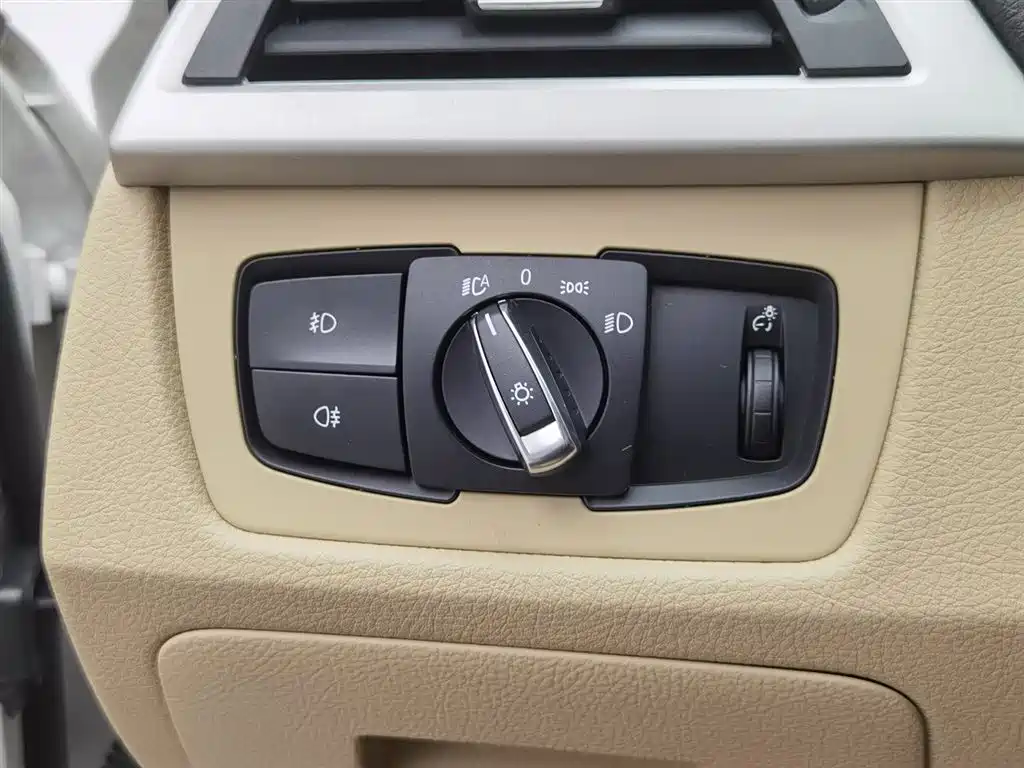 BMW 3 Series 2015 — фото 21