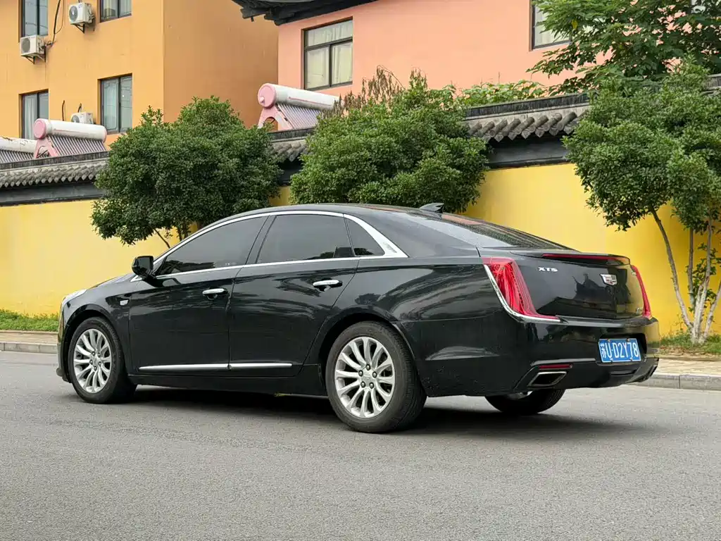 Cadillac XTS 2018 — фото 8