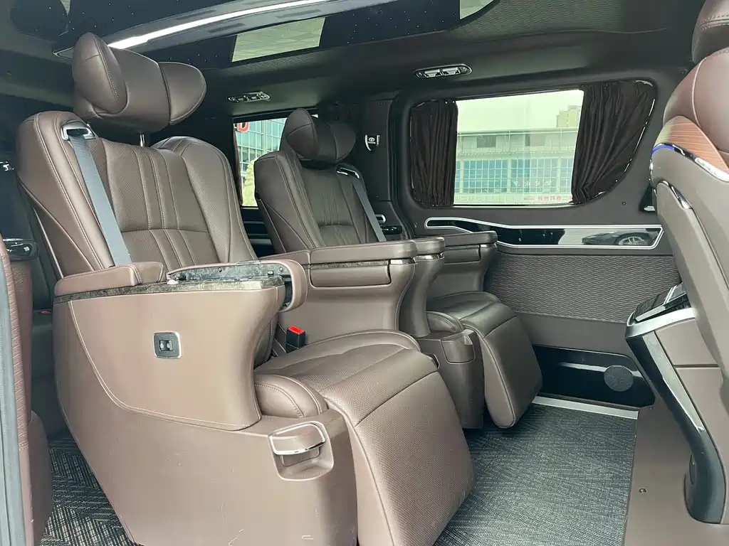 Toyota Hiace 2025 — фото 17