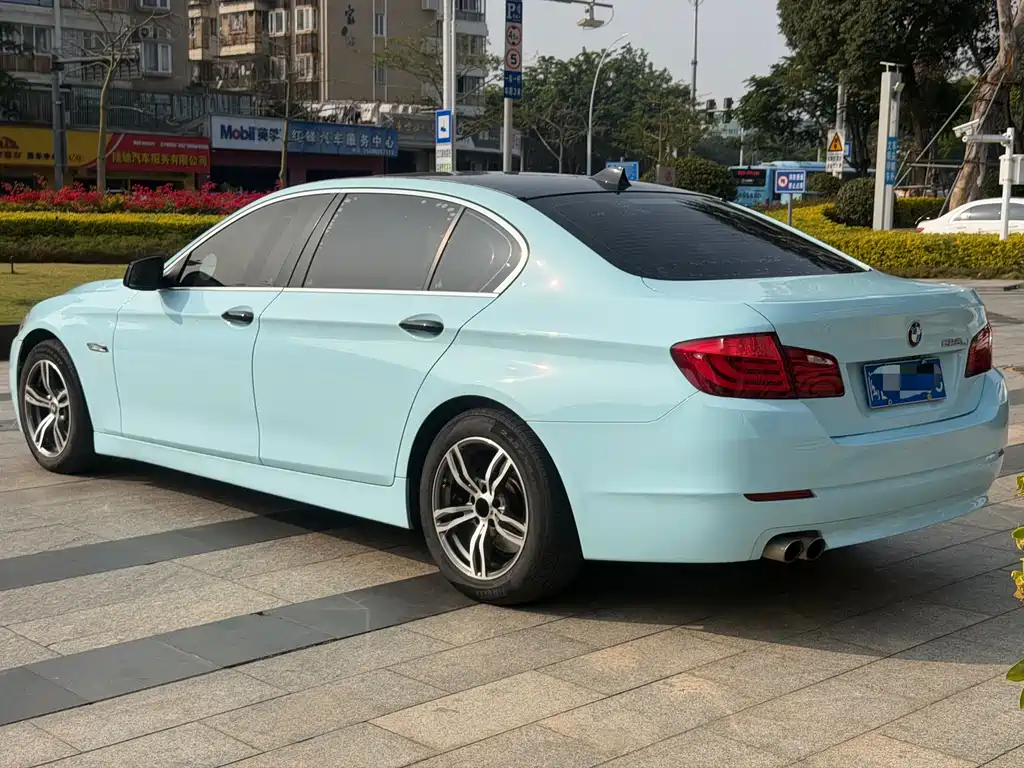 BMW 5 Series 2011 — фото 26