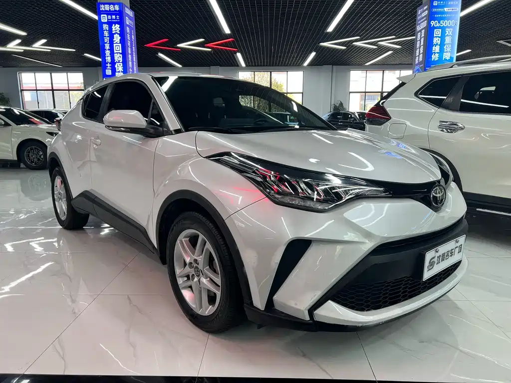 Toyota C-HR 2023 — фото 4