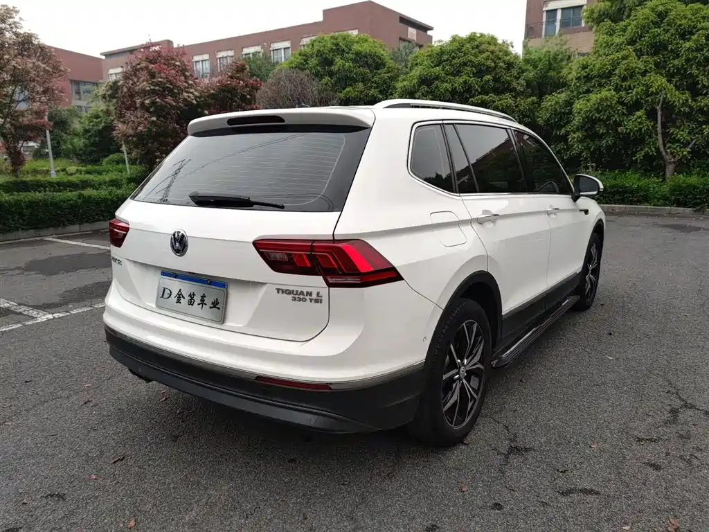 Volkswagen Tiguan L 2020 — фото 11
