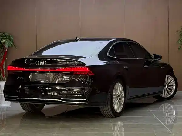 Audi A7L 2023