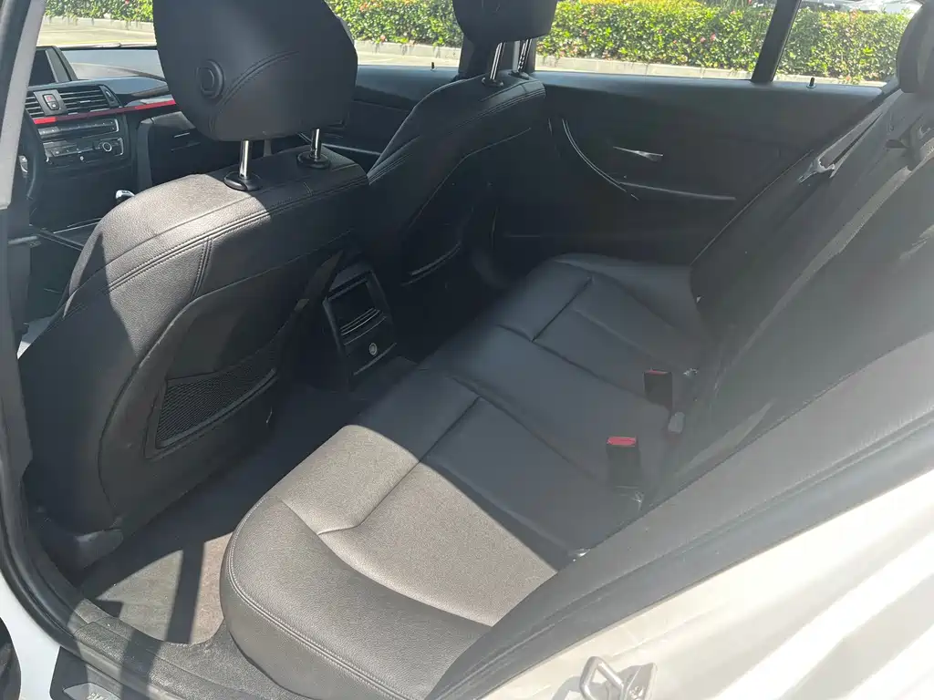 BMW 3 Series 2015 — фото 12