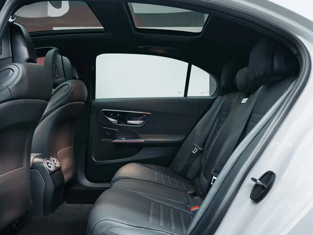 Mercedes-Benz C-Class 2023 — фото 10