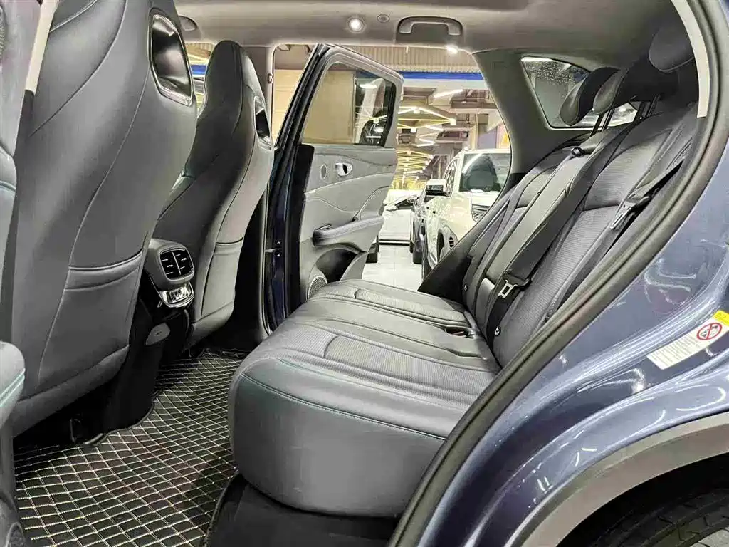 BYD Sealion 07 DM-i 2025 — фото 12