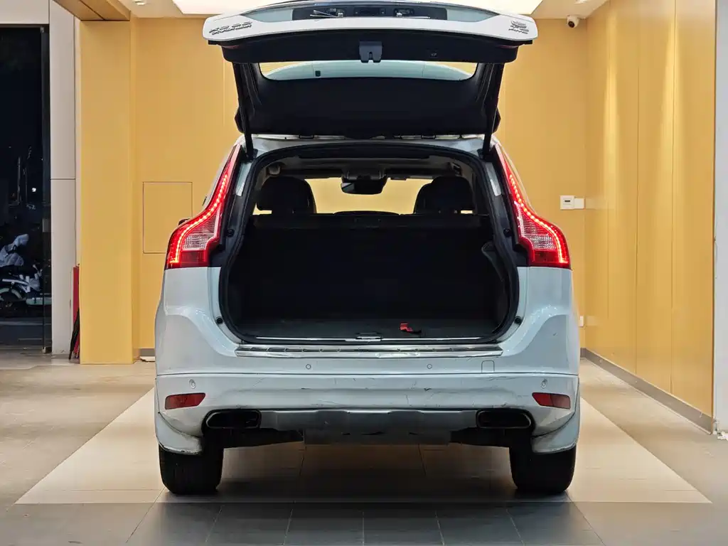 Volvo XC60 2014 — фото 25