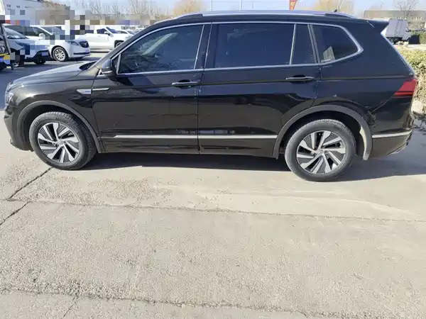 Volkswagen Tiguan L Plug-In Hybrid 2020