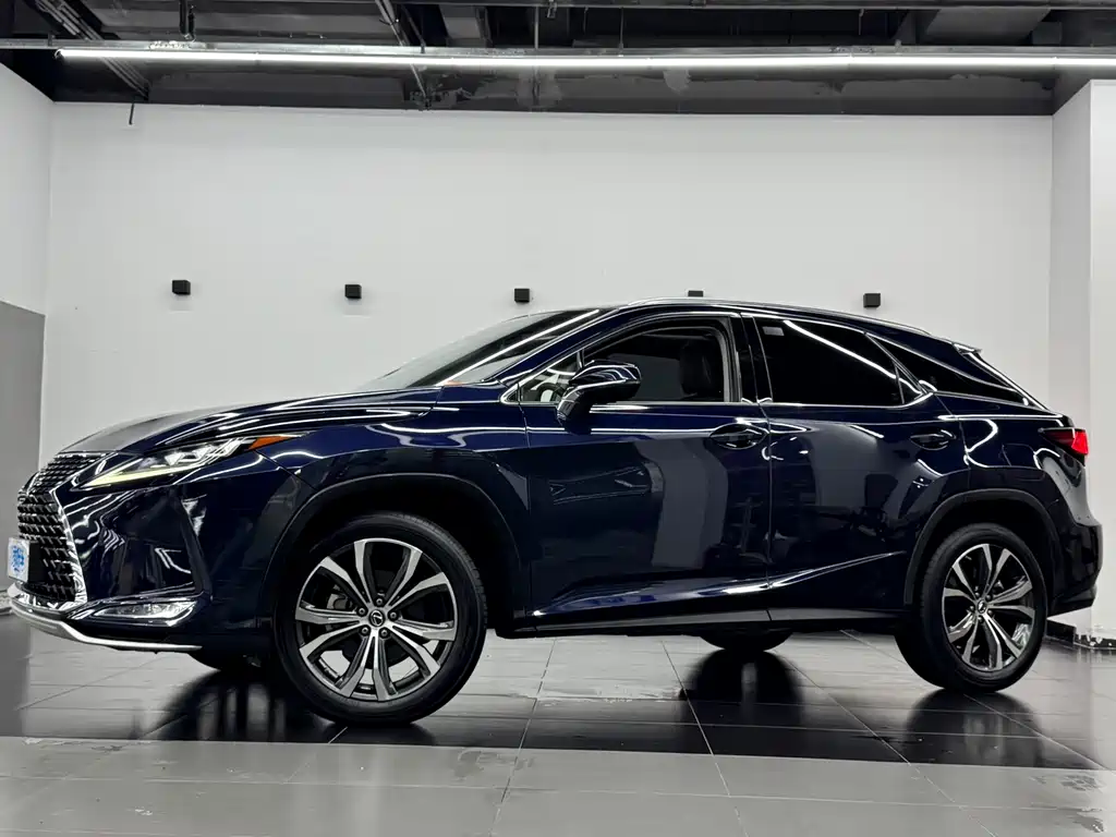 Lexus RX 2021 — фото 1