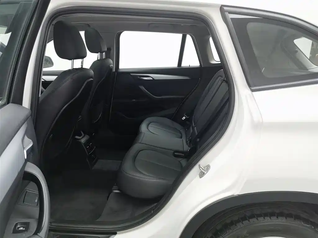 BMW X1 2017 — фото 15