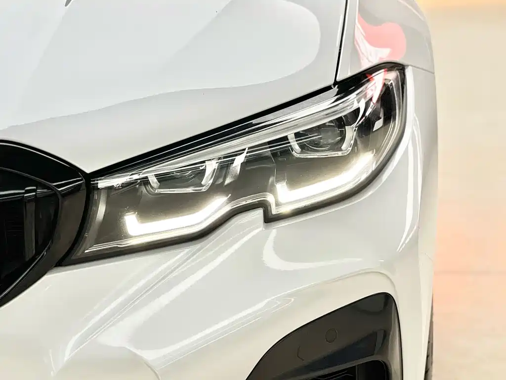 BMW 3 Series 2021 — фото 17