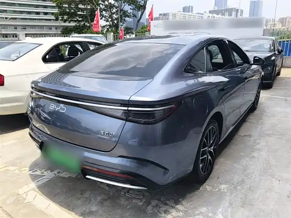 BYD Seal 07 DM-i 2025