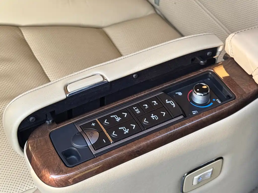 Toyota Alphard 2018 — фото 12