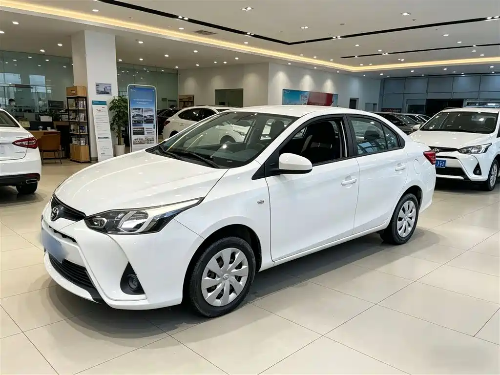 Toyota Yaris L 2020 — фото 2