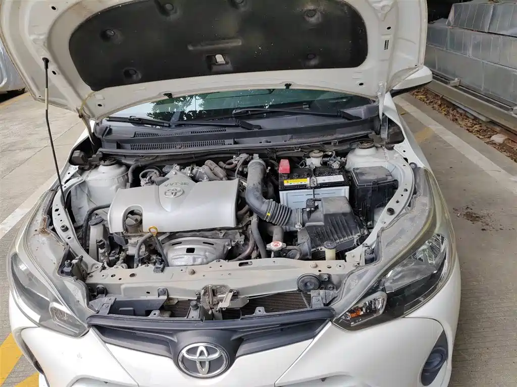 Toyota Yaris L 2020 — фото 16