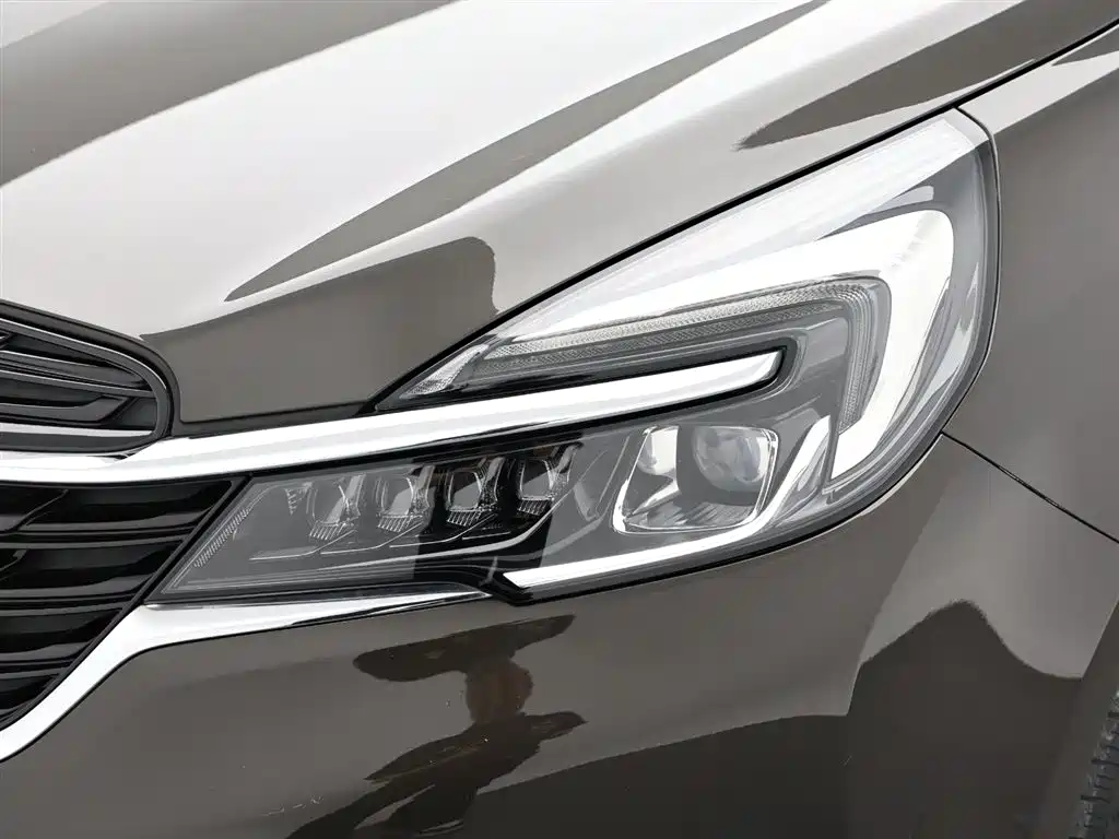 Buick GL8 2021 — фото 18