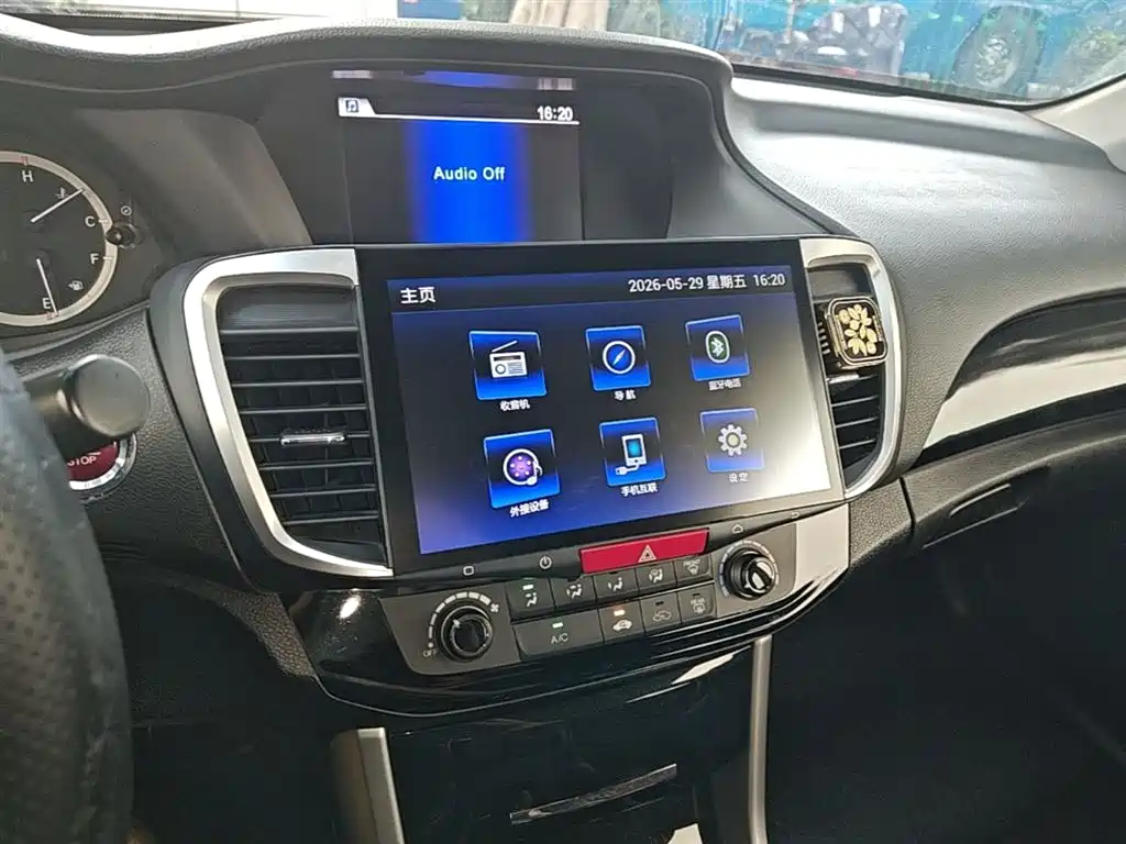 Honda Accord 2017 — фото 13