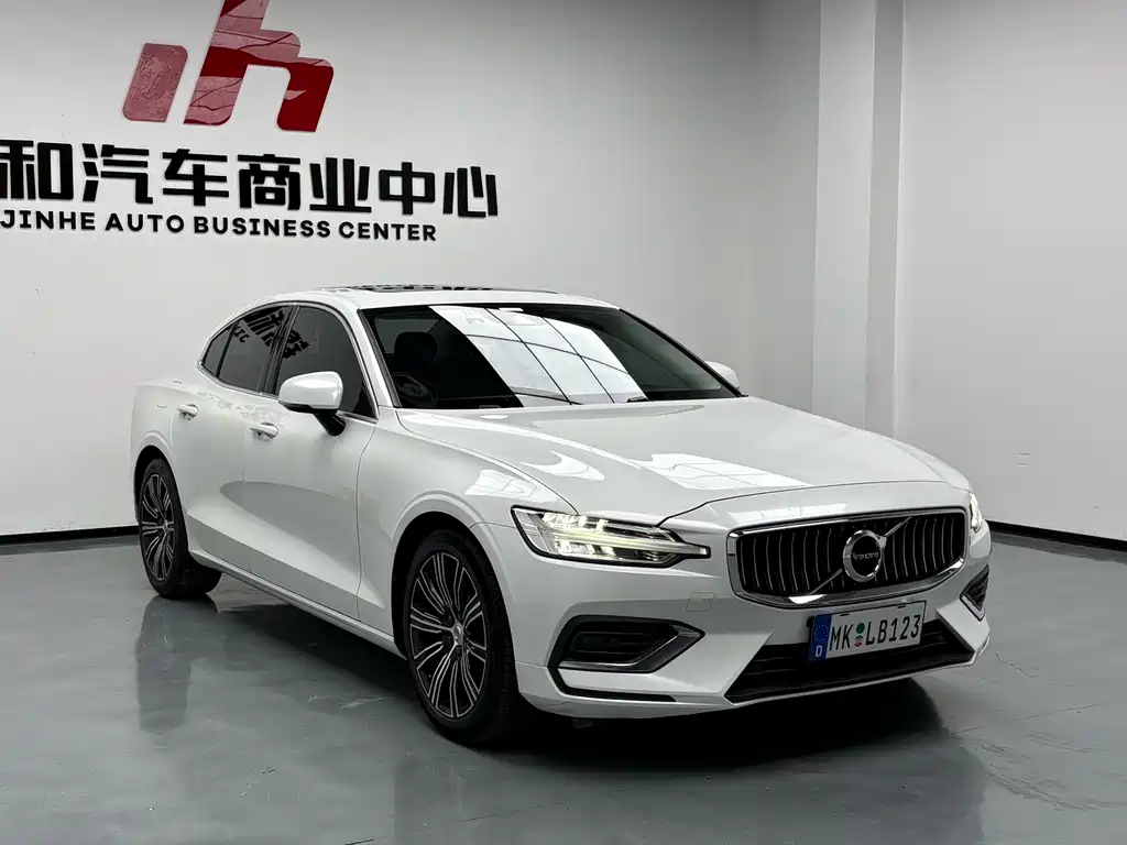 Volvo S60 2021 — фото 2