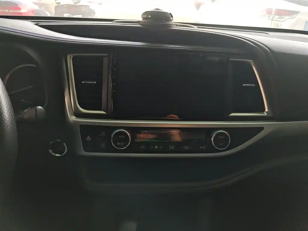 Toyota Highlander 2017 — фото 9