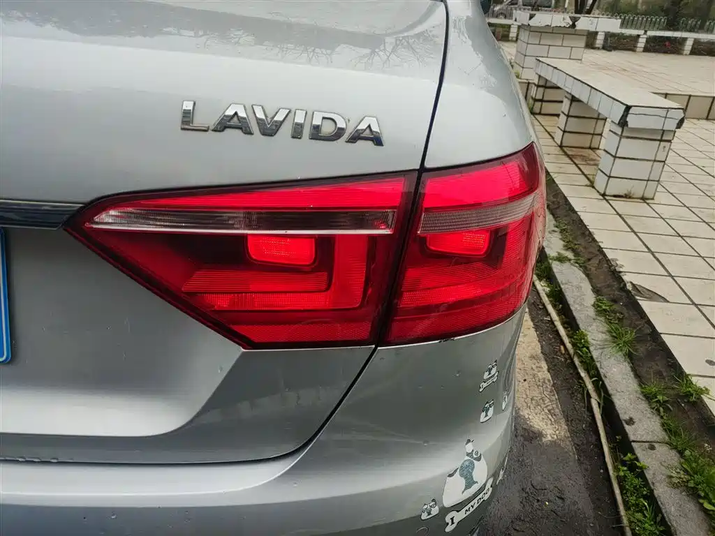 Volkswagen Lavida 2015 — фото 24