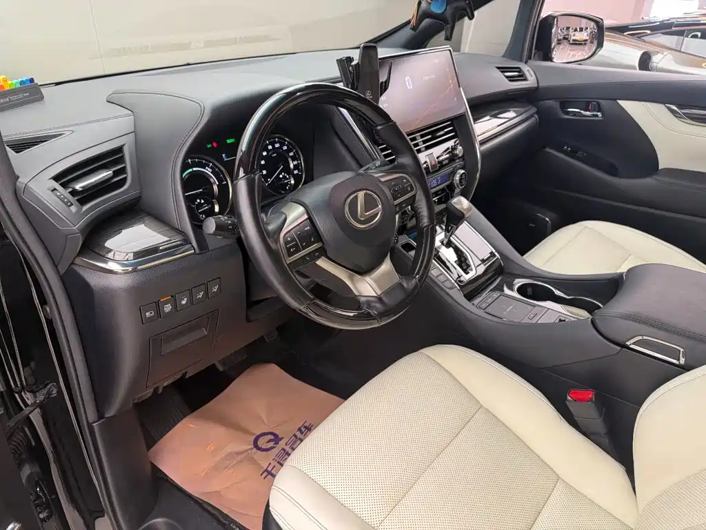 Lexus LM 2020 — фото 4