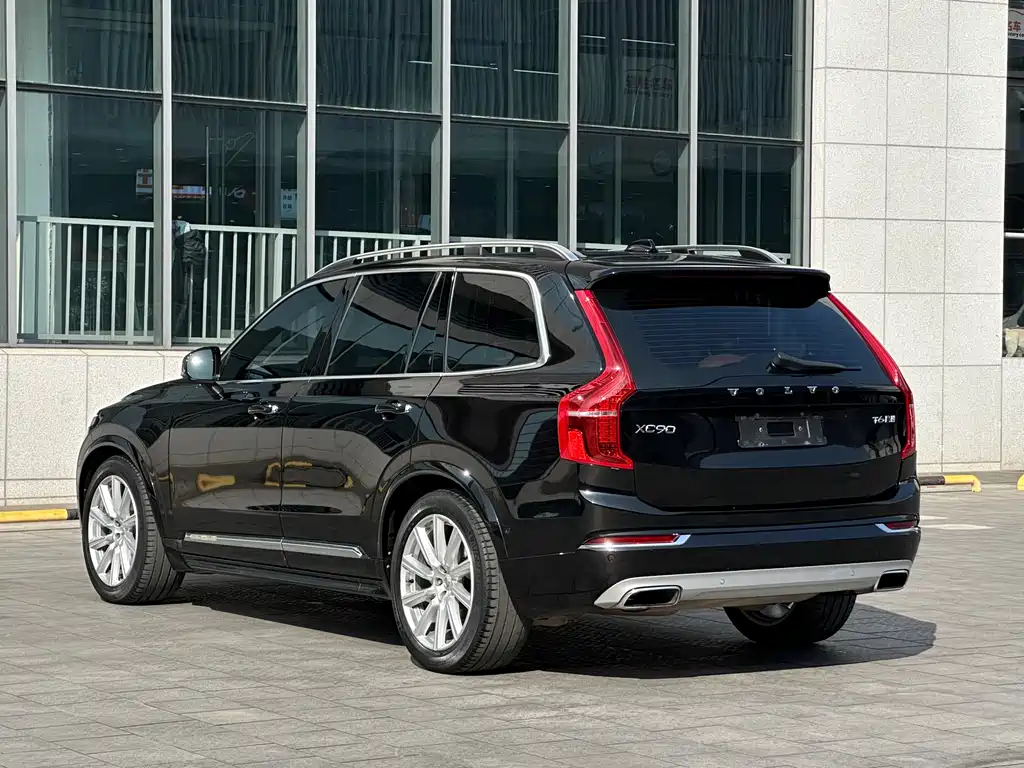 Volvo XC90 2018 — фото 27