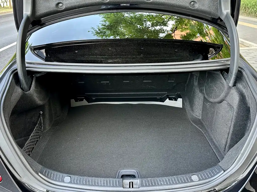 Mercedes-Benz E-Class 2020 — фото 14