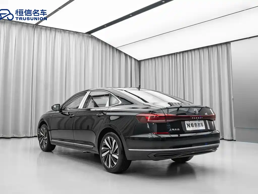 Volkswagen Passat — фото 6