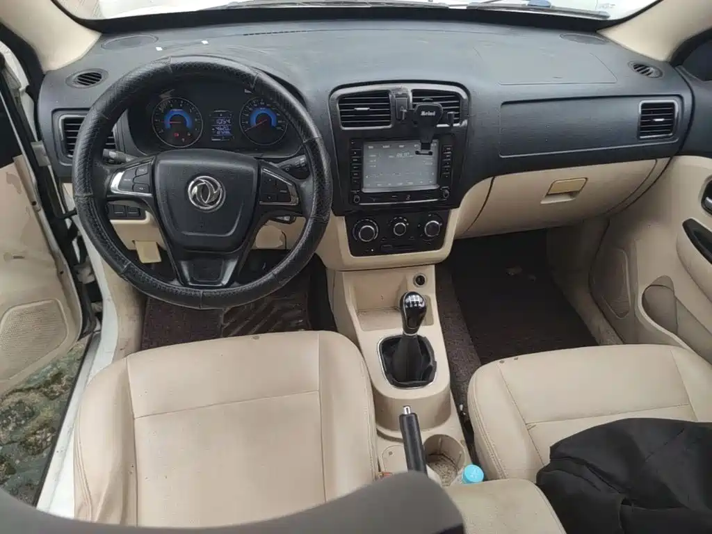 Dongfeng Fengguang 360 2015 — фото 16