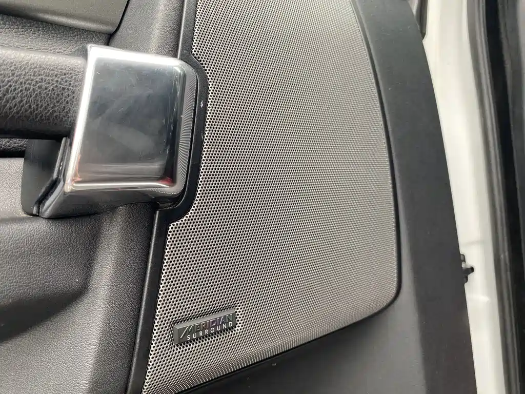 Land Rover Discovery 2017 — фото 17