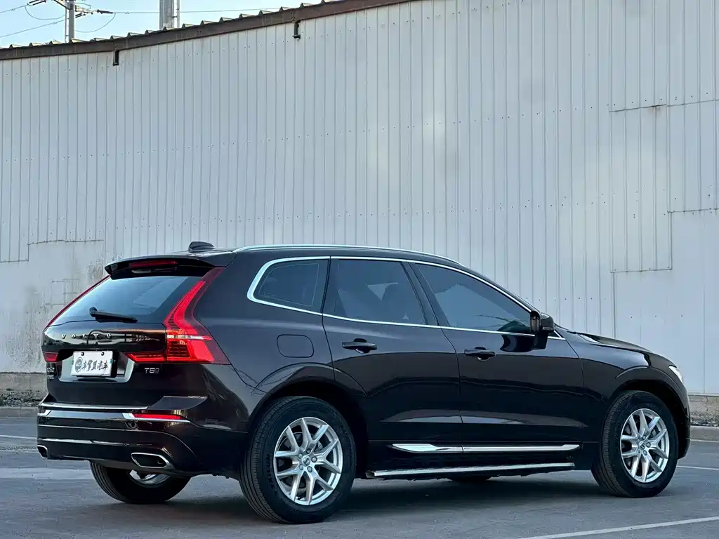 Volvo XC60 2021 — фото 7