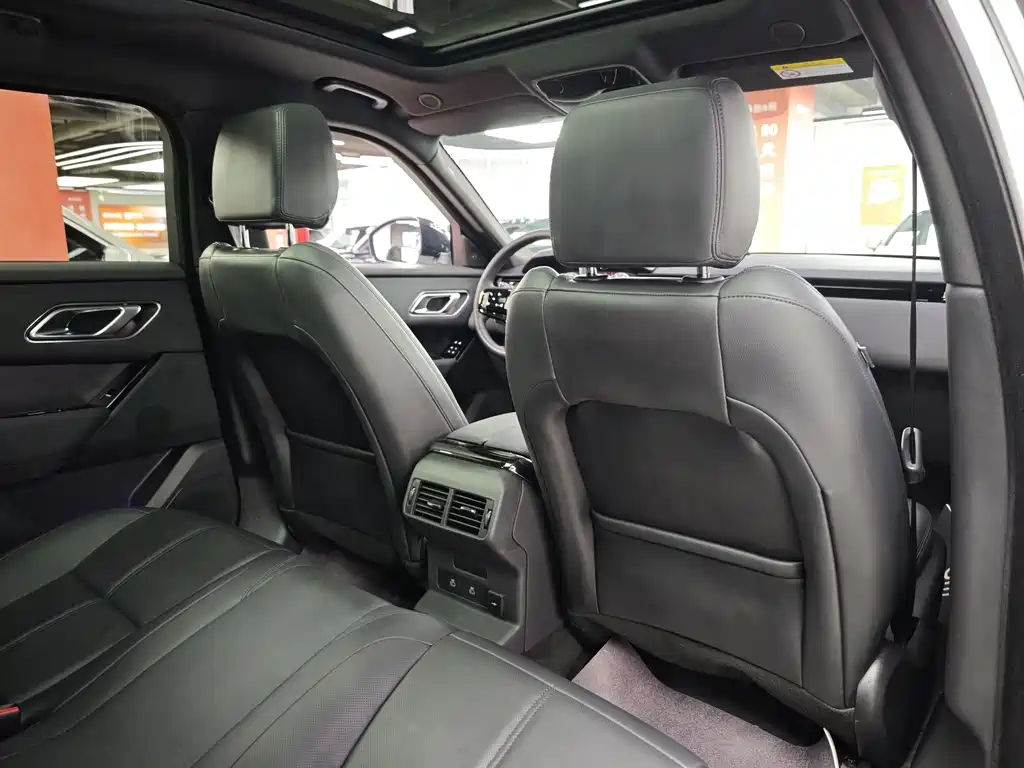 Land Rover Range Rover Velar 2024 — фото 16