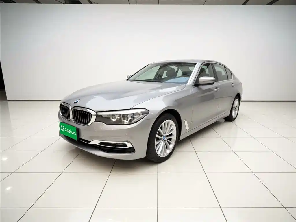 BMW 5 Series 2019 — фото 2