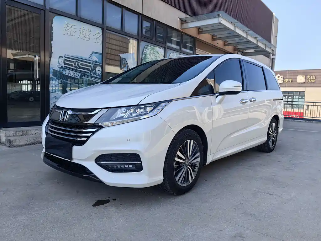 Honda Odyssey 2018 — фото 2