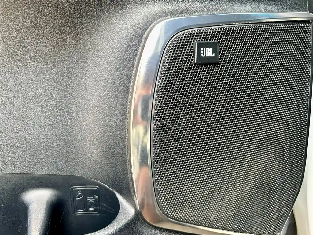 Toyota Vellfire 2019 — фото 23
