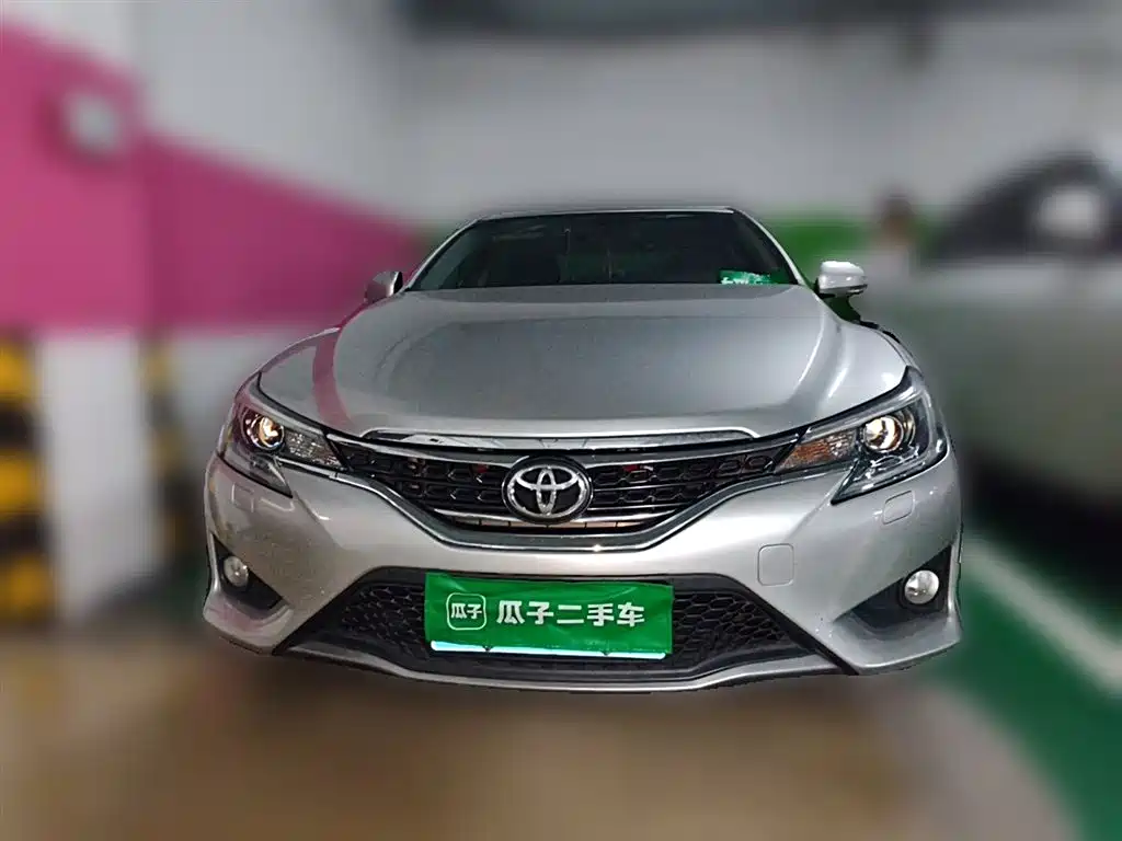 Toyota Reiz 2015 — фото 2