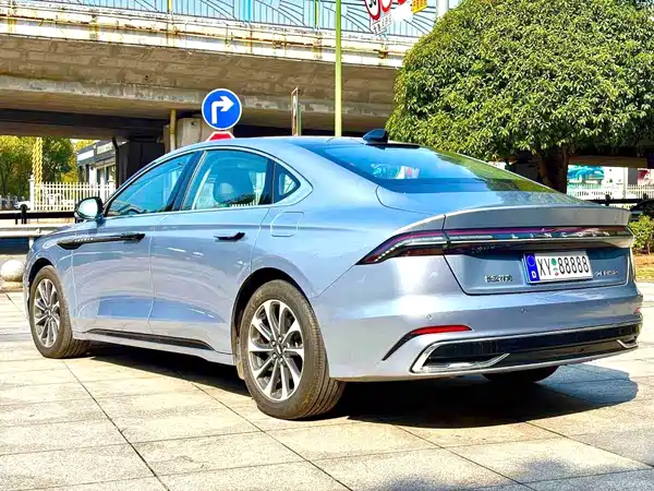 Lincoln Z 2025