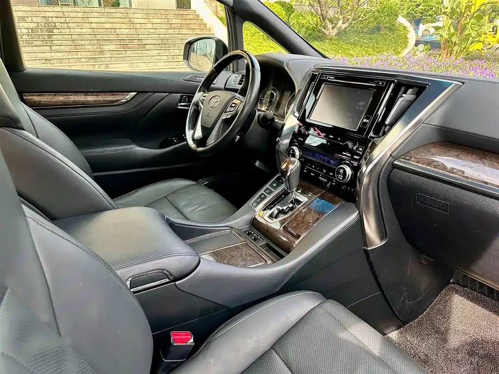 Toyota Vellfire 2019 — фото 11