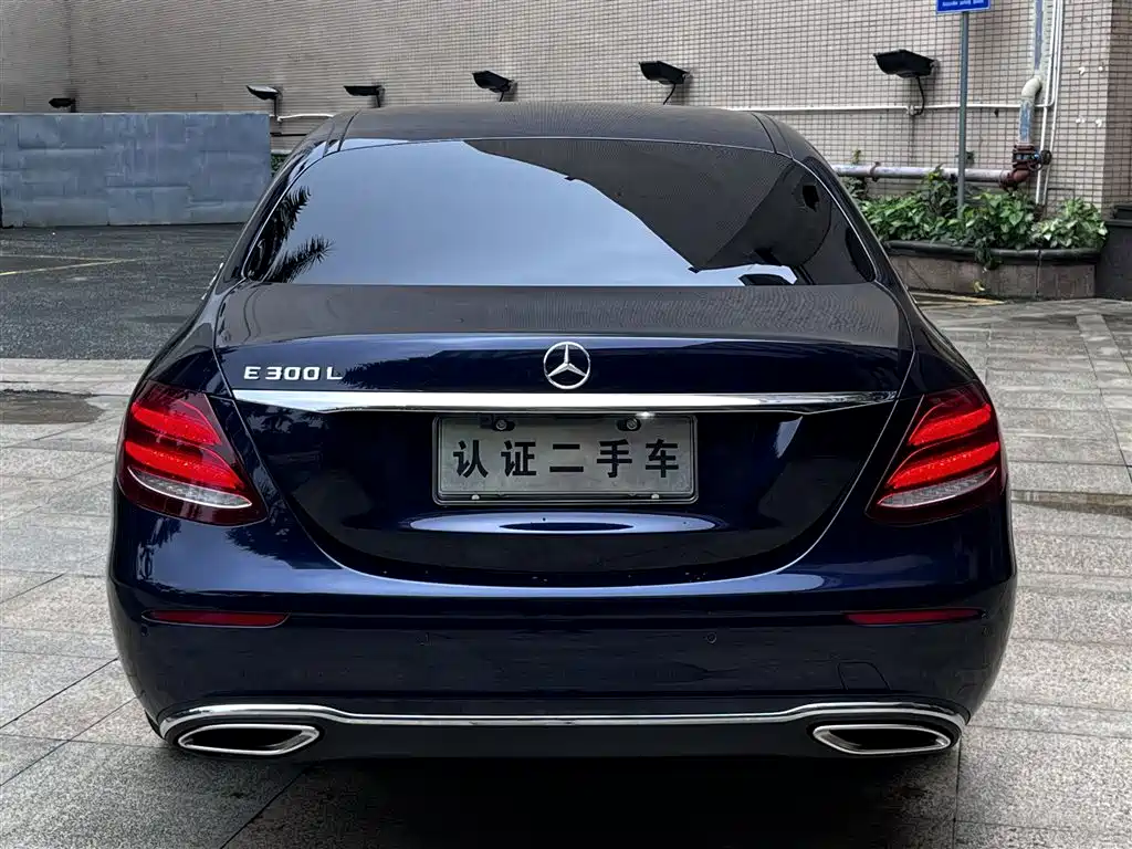 Mercedes-Benz E-Class 2016 — фото 18